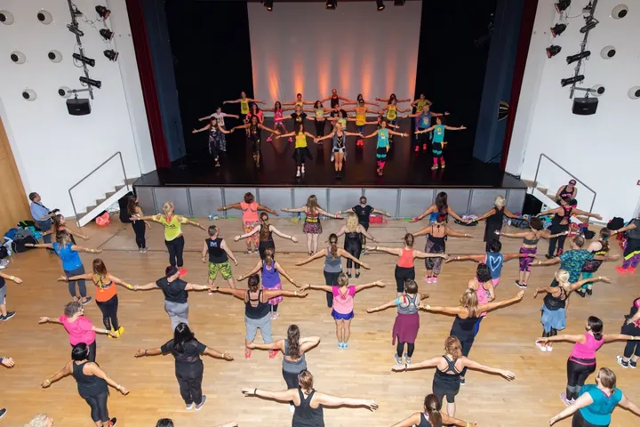 Zumba mit Alma in Südpol/City/ Grüne Halle — tanz-studio in München — 4