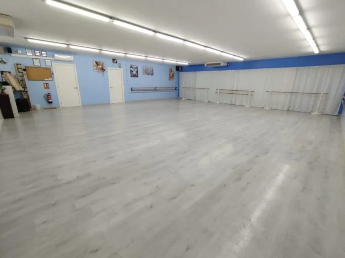 Escola De Dansa Ma Cinta — baile-studio i Manlleu — 3