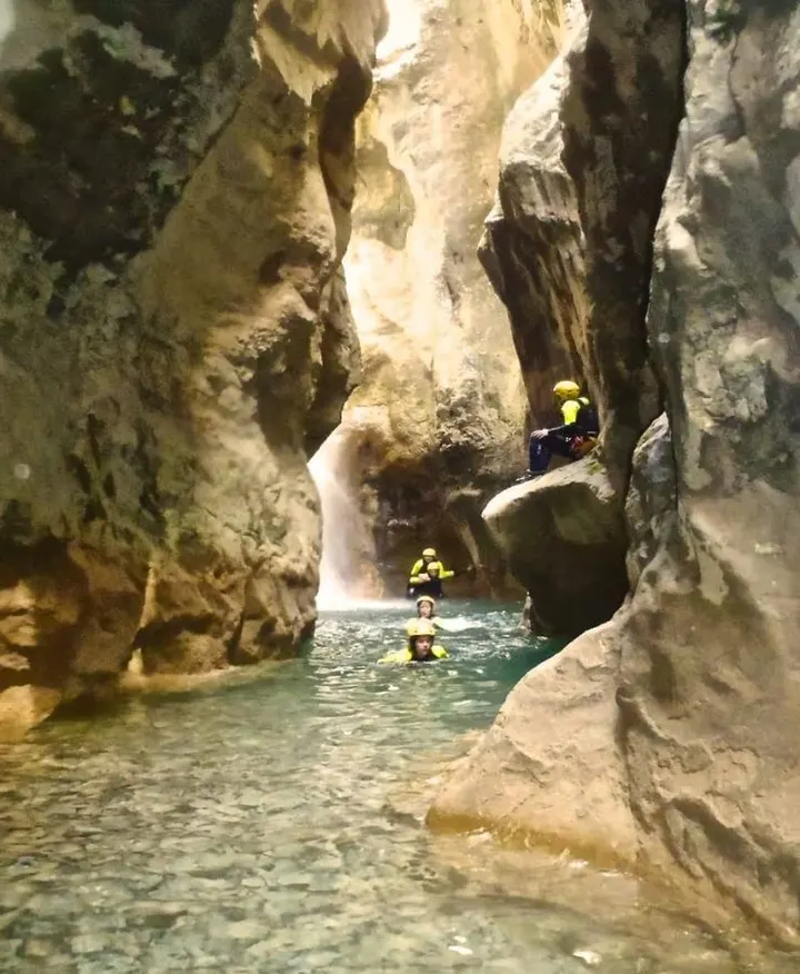 Guias K2 — climbing-studio i Sanduzelai, Pamplona