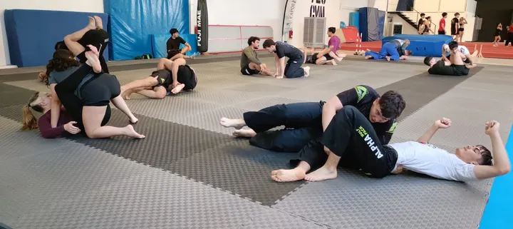 MAMBISES BJJ CLUB — artes marciales-studio en As Eiroás, Ourense — 3