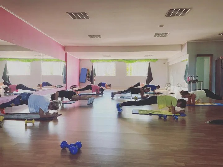 Fit & Dance Studio — Dança em Almada
