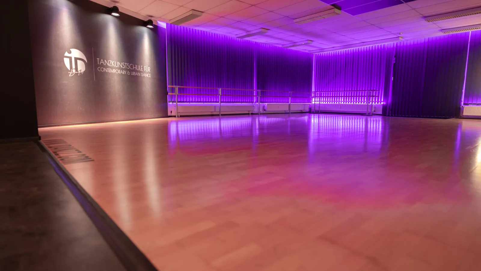 Tanzkunstschule iDanZz — dans-studio i Neutraubling — 2