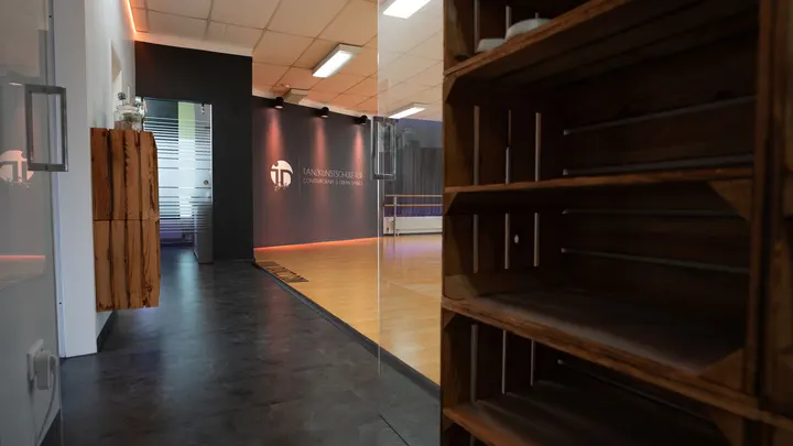 Tanzkunstschule iDanZz — Dance in Birkenfeld, Neutraubling
