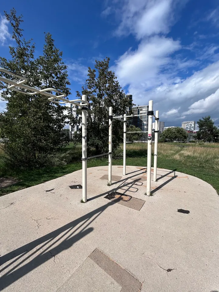 Street workout — fitnessstudio in Ostend, Frankfurt am Main — 2