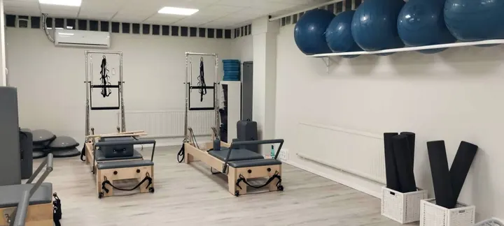 Postura 10 Pilates Studio — Pilates en Abando, Bilbao