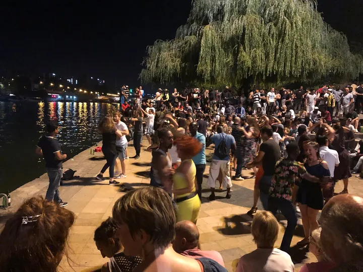 Salsa Flow — tanz-studio in Bilk, Düsseldorf — 3