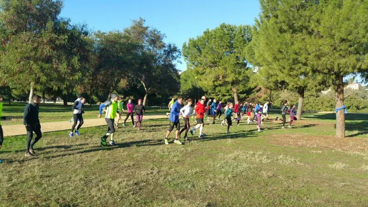 Entrena! Universo Running — entrenamiento funcional-studio en Sevilla — 3