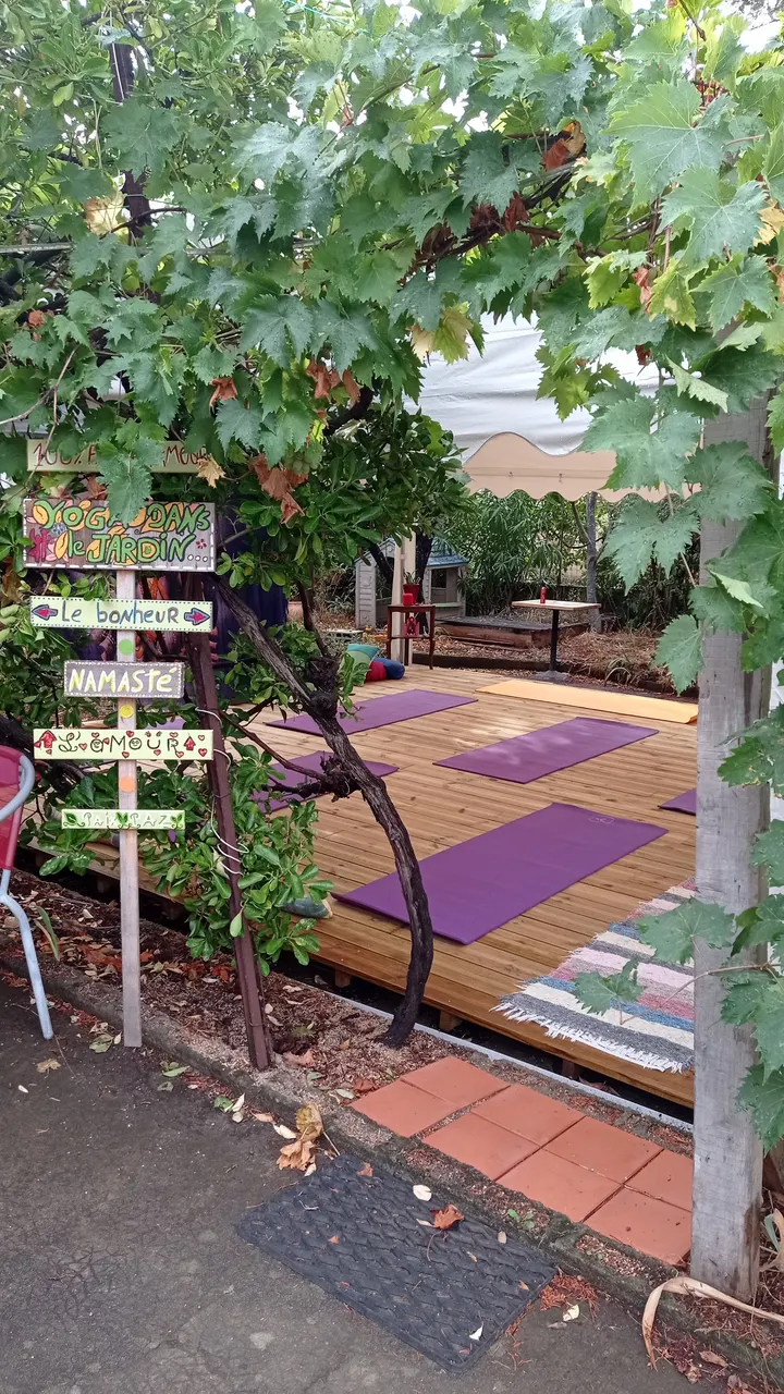 Yoga dans le jardin — yoga-studio à Toulon — 5