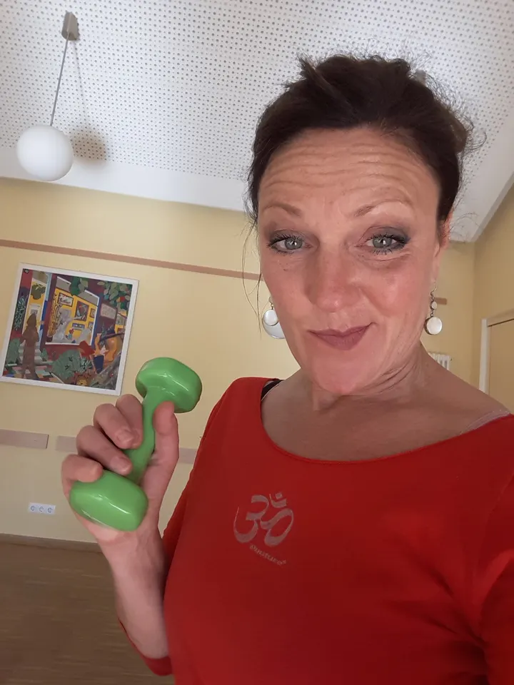 Claudia Schacht, staatl. gepr. Gymnastiklehrerin — Fitnessstudio in Ravensberg, Kiel