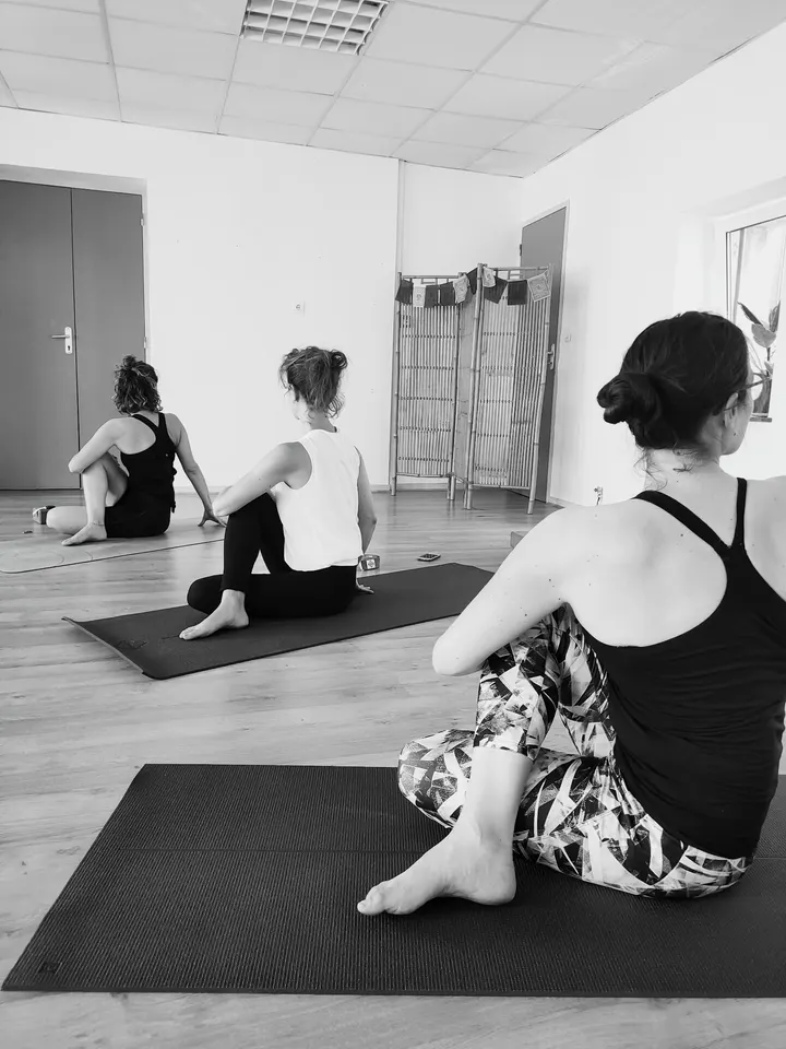 Home Éveils et Yoga — Yoga à Justices - Madeleine - Saint-Léonard, Angers