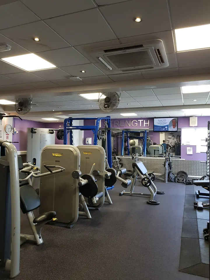 Queen Elizabeth Leisure Centre — fitness studio in Wimborne — 5