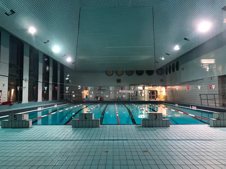 Piscine de la Cour des Lions — studio à Paris — 4