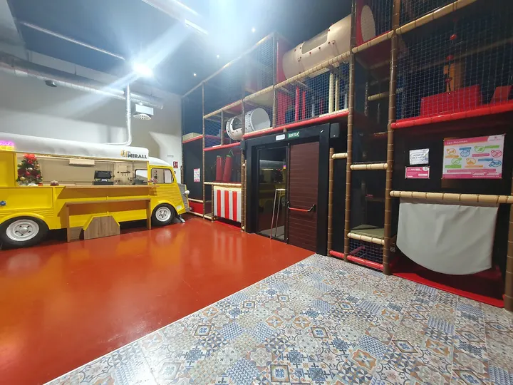 Escola i Sala de ball El Mirall — baile-studio en Lleida — 2
