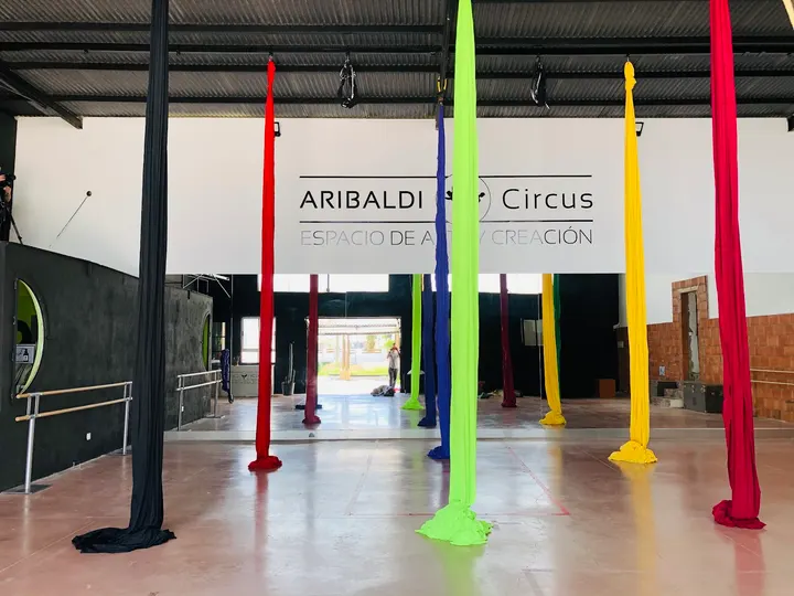 Asociación Aribaldi Circus — aerial-studio en Venta Cabrera, Almería — 2