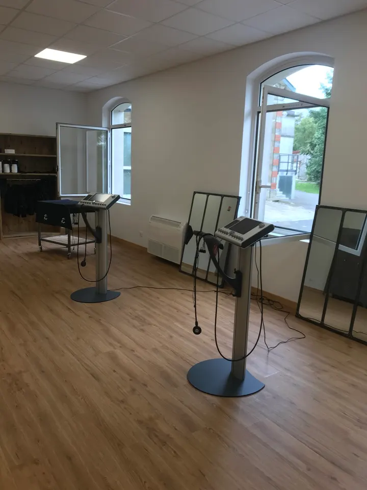 C-Line Électrostimulation — salle de fitness-studio à Gond-Pontouvre — 4