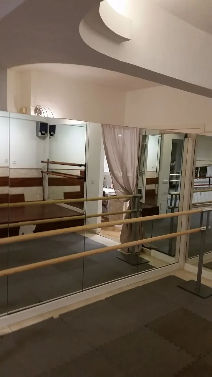 Centro de Fisioterapia Belleza y Bienestar Elena Aguilar — Baile en Tetuán, Madrid