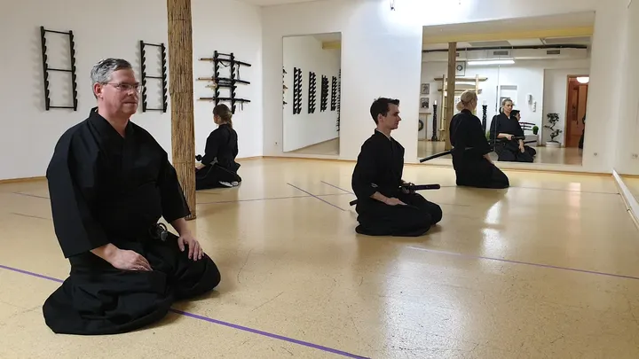 Kakushinkai Kampfkunstschule für Mugai Ryu Iaido — kampfsport-studio in Pfaffendorf, Koblenz — 2