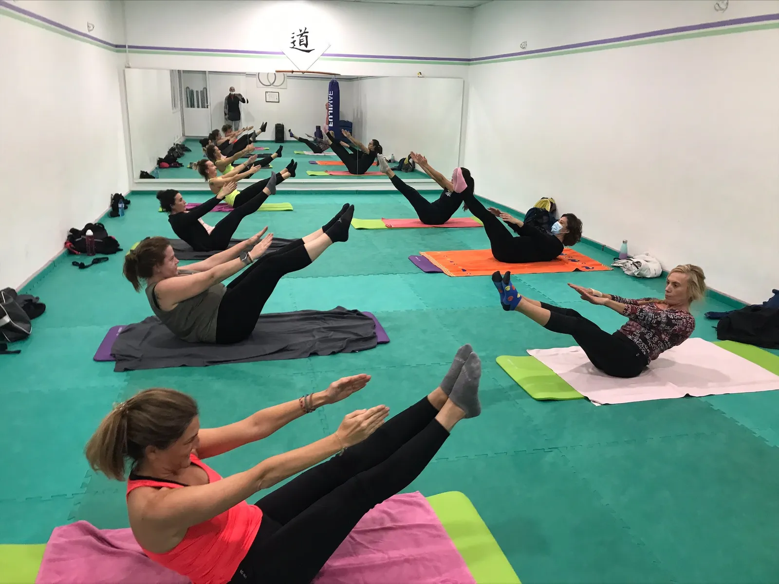 GIMNÀS DO - ESCOLA DE KARATE -CENTRO DE ENTRENAMIENTO Y SALUD — kampsport-studio i Reus — bild 3