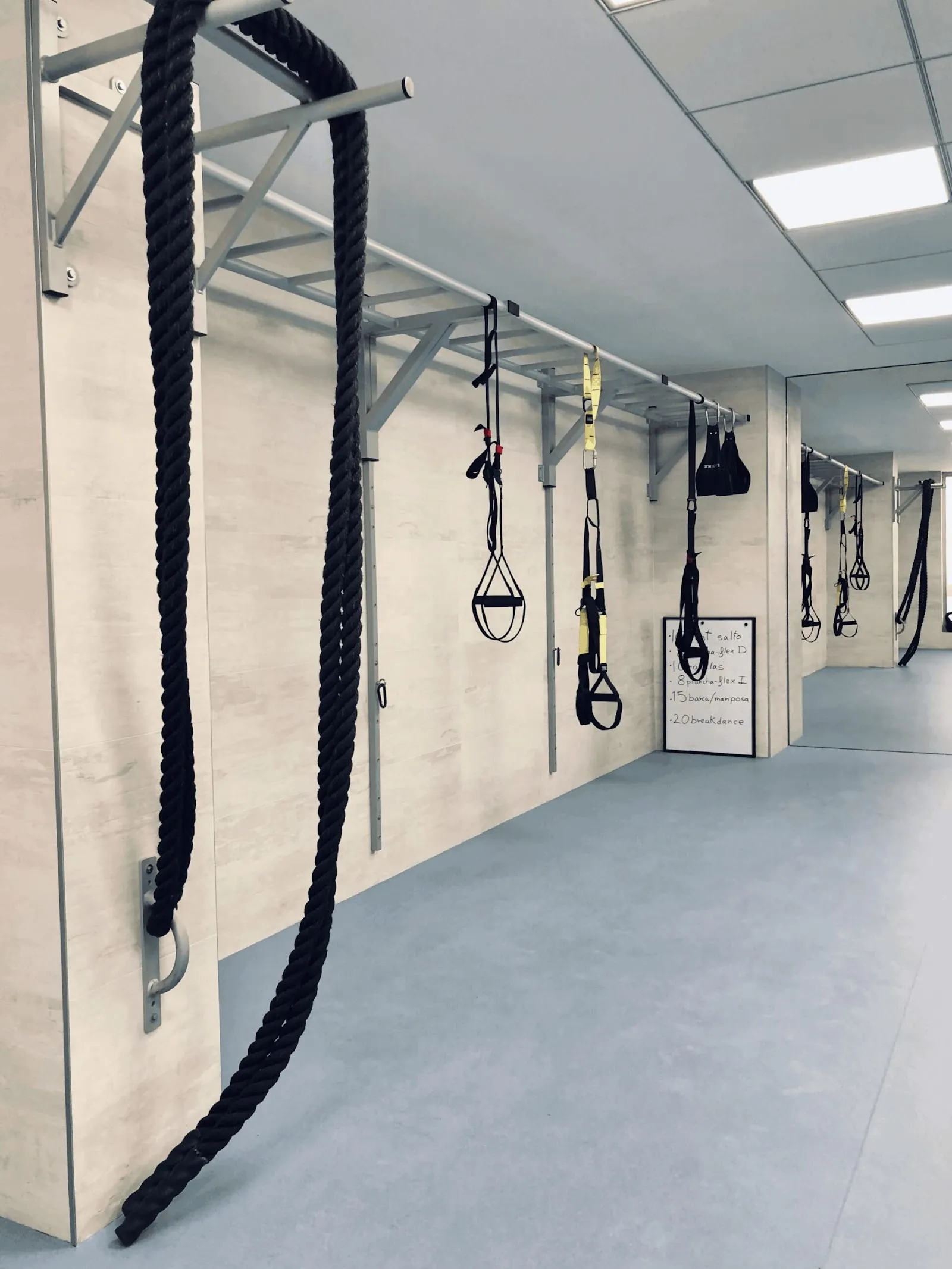 Serimed Revolución Centro De Entrenamiento — estudio de fitness-studio en Montserrat — 3