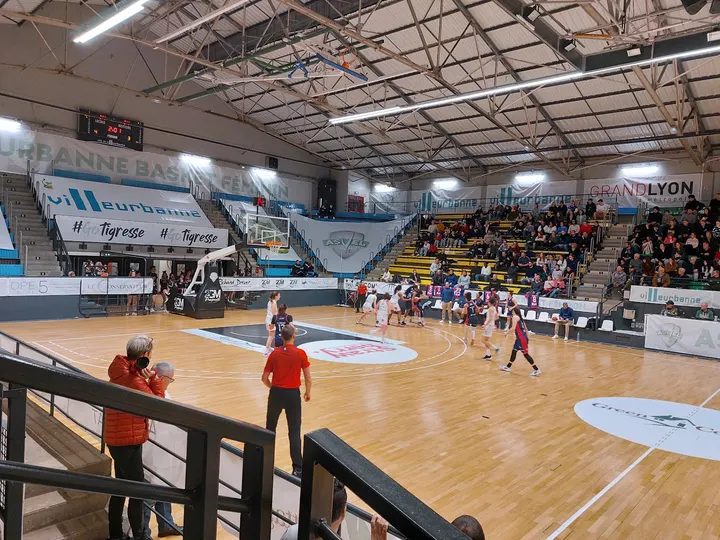Maison des Sports Raphaël de Barros — Salle de fitness à Gratte-Ciel, Villeurbanne
