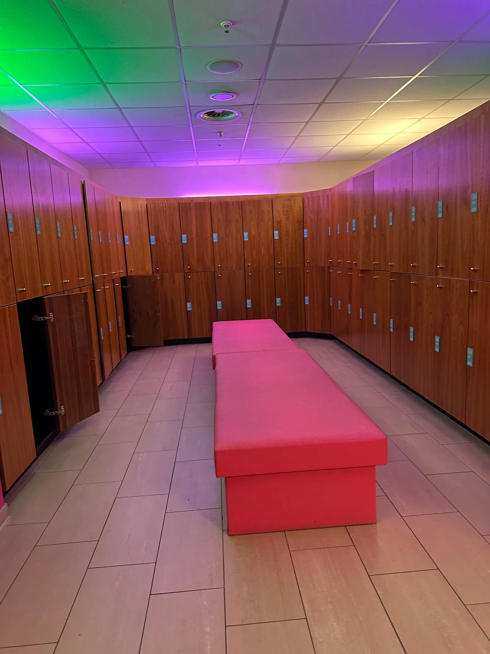 Pink Frauenfitness F100 GmbH — fitnessstudio in Berlin — 4