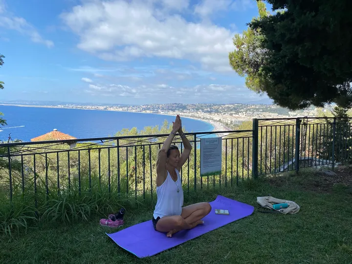 Julia Body and Soul — Méditation à Carabacel, Nice