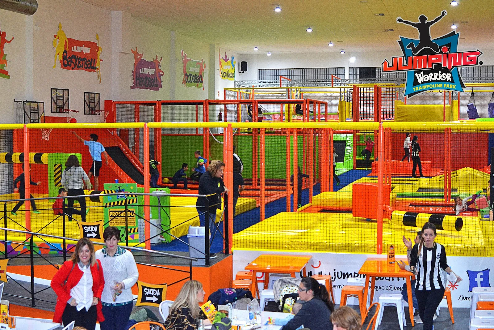 Jumping Warrior . Parque de trampolines de Córdoba — gimnasia-studio en Pedroches, Córdoba — 3