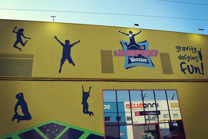 Jumping Warrior . Parque de trampolines de Córdoba — Gimnasia en Pedroches, Córdoba