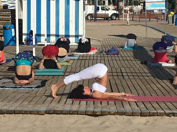 Movimiento Yoga “Con Rosa Yoga Lifestyle” — yoga-studio en Benidorm — 3