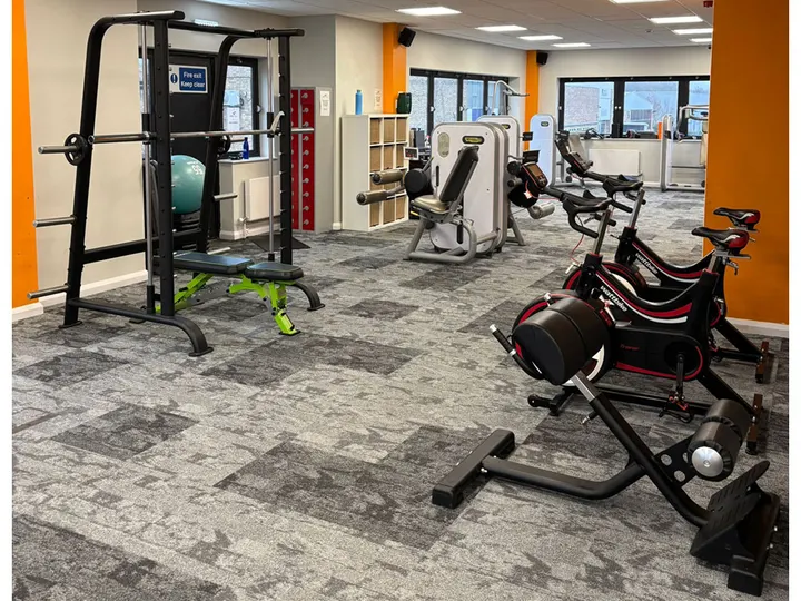 Diverse Fitness Gym - Hook — functional training-studio in Hook — 4