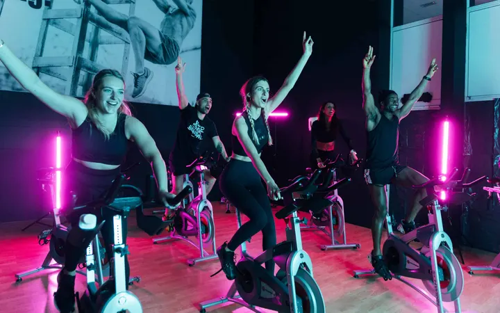 Black & White Community — Personal training in Breda