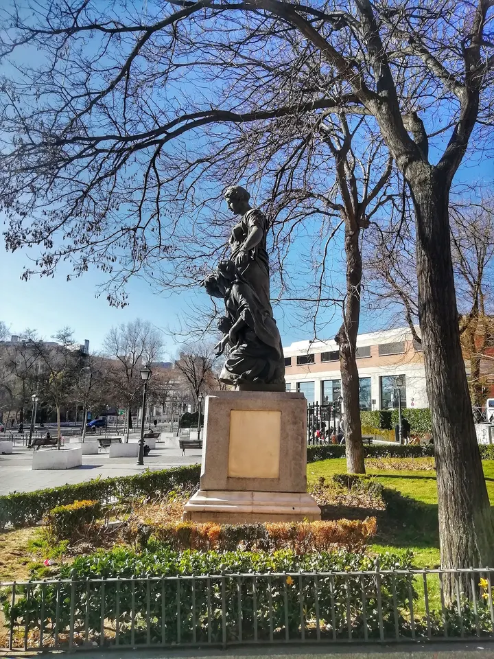 Parque Calistenia - Puerta de Toledo - Plaza del Campillo del Mundo Nuevo — calisthenics-studio en Madrid — 3