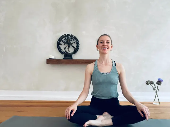 AMELIE - YOGA FLOW @ Viktoriapark — Yoga in Kreuzberg, Berlin