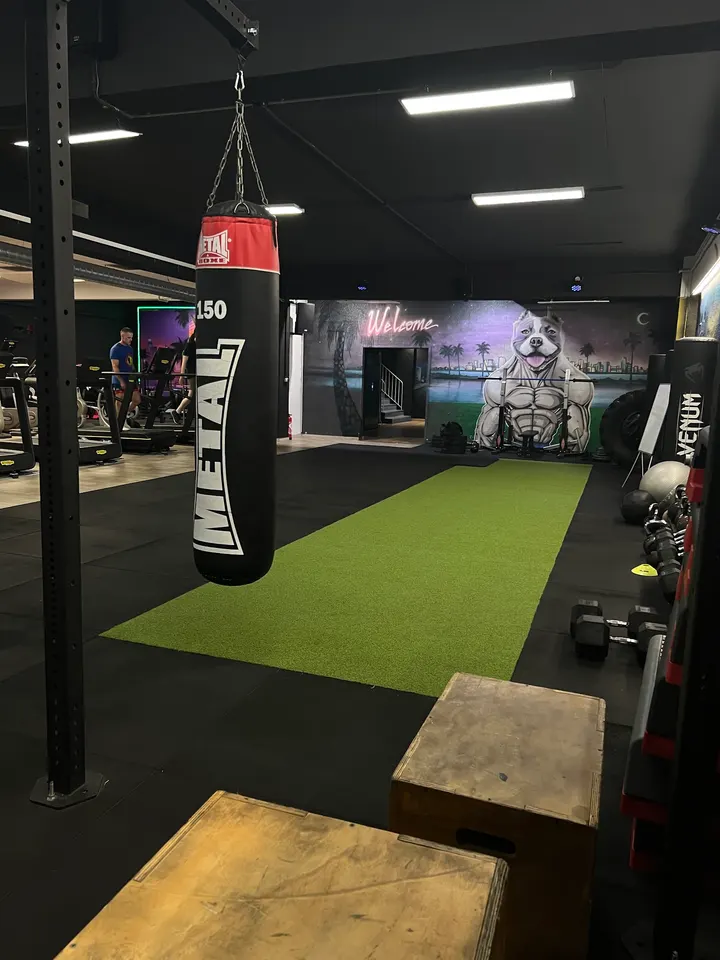 Body Staff Gym — salle de fitness-studio à Artigues-près-Bordeaux, Bordeaux — 2