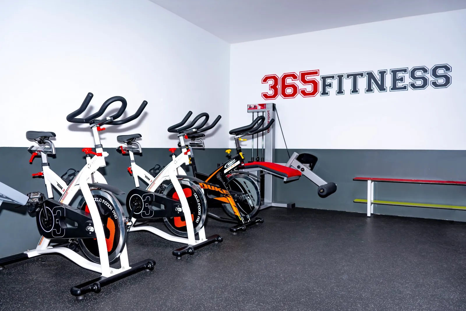 Gimnasio 365 Fitness Gym — estudio de fitness-studio en Los Santos de la Humosa — 3