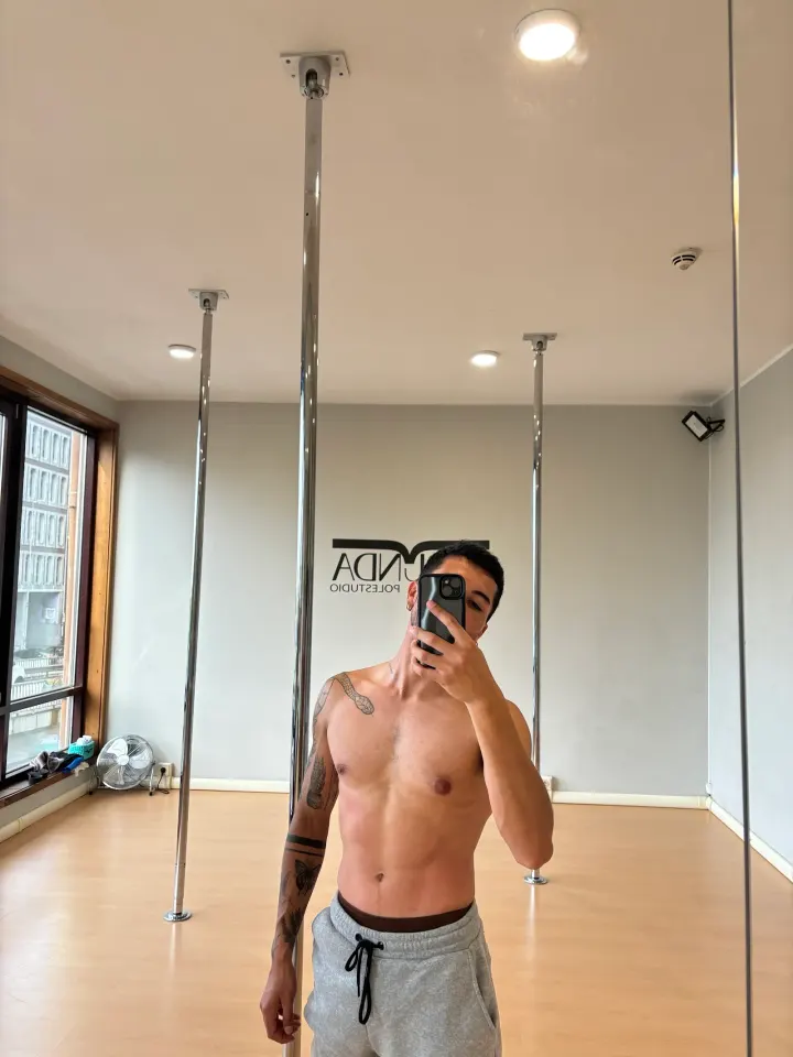 LA BUNDA POLE STUDIO — Pole dance em Zona Histórica do Porto, Porto