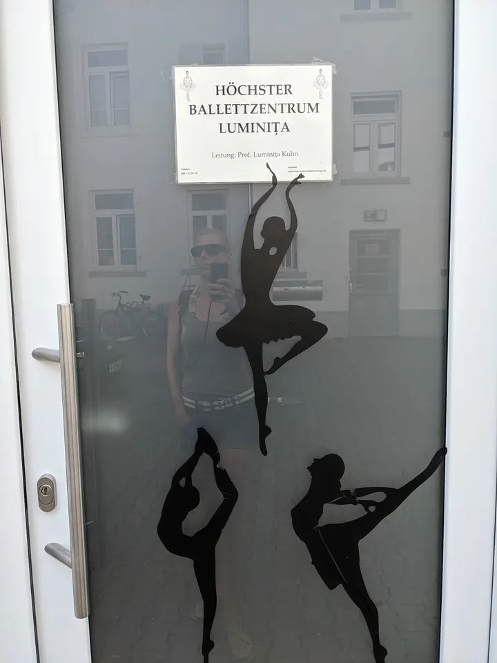 HÖCHSTER BALLETTZENTRUM LUMINIŢA — Tanz in Höchst, Frankfurt am Main