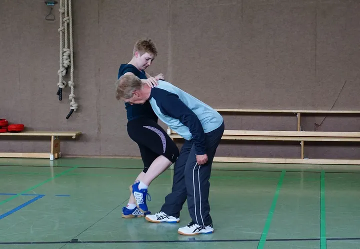 Schuetz-Dich-Richtig! — kampfsport-studio in Bonn-Beuel, Bonn — 2