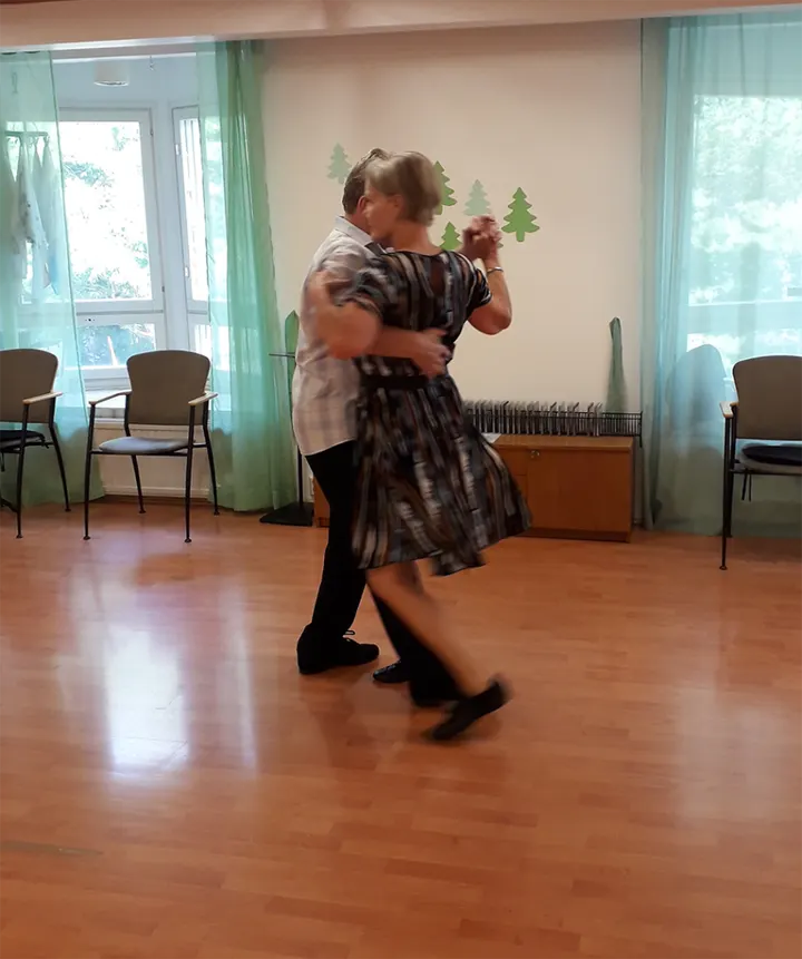Tanssikoulu Lasikenkä — dance-studio i Hirsimäki, Riihimäki