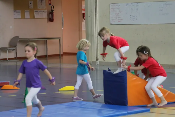 gv claire cour — salle de fitness-studio à Marguerittes — 3