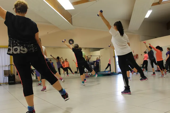 gv claire cour — salle de fitness-studio à Marguerittes — 4