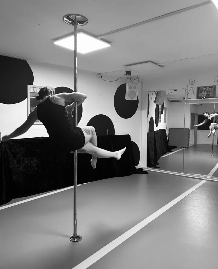 Aerialart_Danceandpole — pole fitness-studio in Tönisvorst — 2