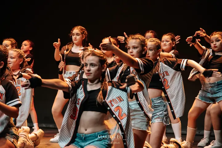 Baila Que Baila MarioyEli — baile-studio en Pardaleras, Badajoz — 3