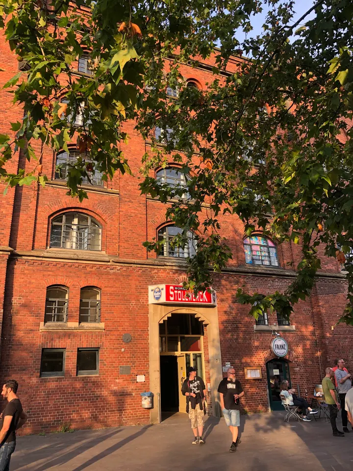 Grupo Capoeira Brasil - Bürgerhaus Stollwerck — kampfsport-studio in Altstadt-Süd, Köln — 2