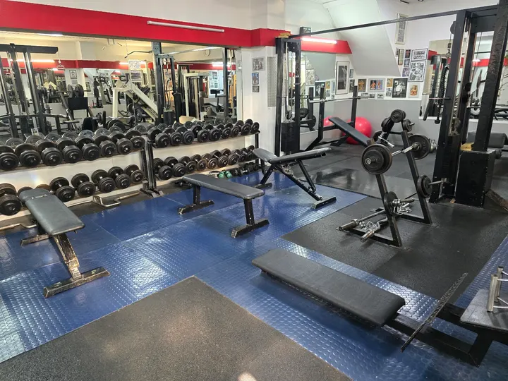 Old School Gym — Fitnessstudio in Krefeld-Mitte, Krefeld