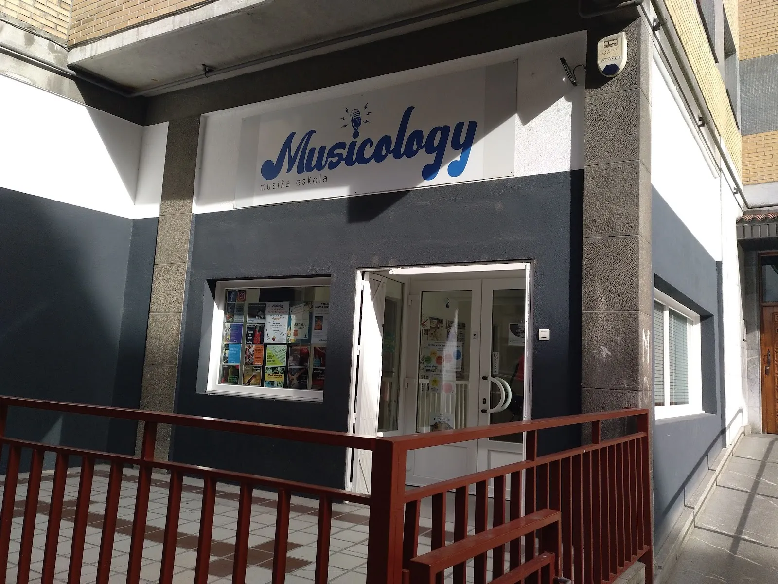 Musicology Eskola — baile-studio en Finaga, Arizgoiti — 2