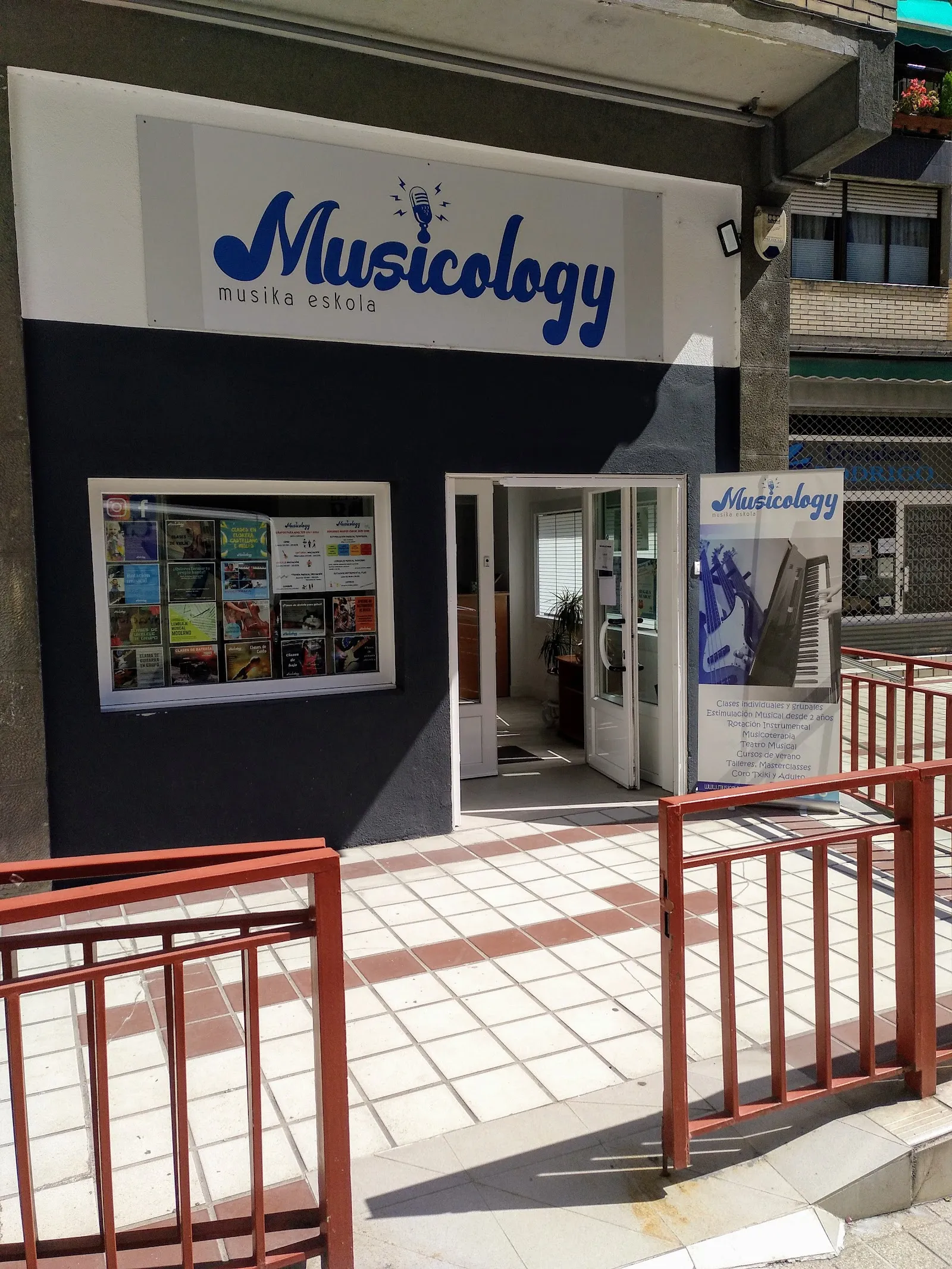 Musicology Eskola — baile-studio en Finaga, Arizgoiti — 3