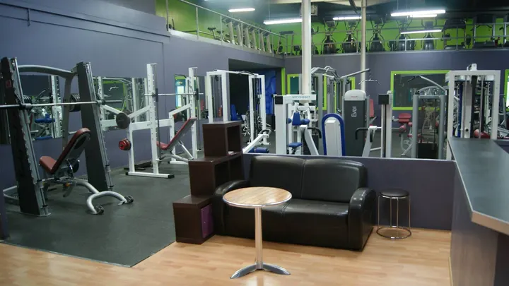 Iron Fitness — salle de fitness-studio à Étréchy — 3