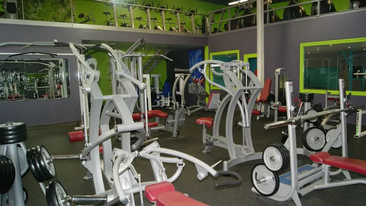 Iron Fitness — salle de fitness-studio à Étréchy — 5