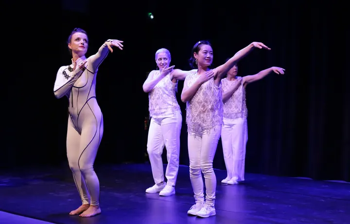 ELLES DANSENT Association Paris NewDance — danse-studio à Paris — 3
